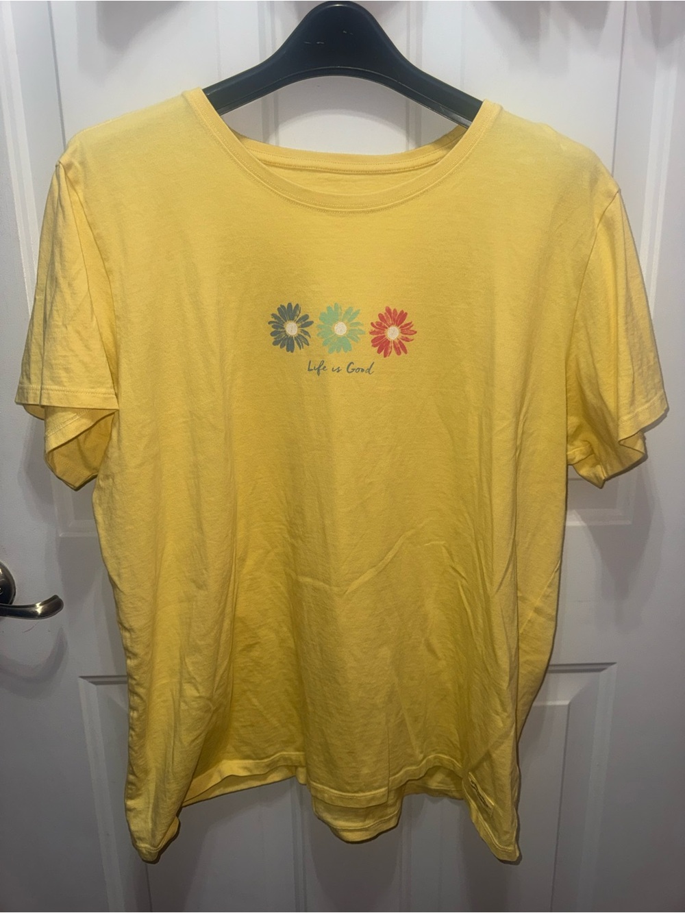 Life Is Good Yellow Tee with Blue, Mint & Coral Daisy Graphics XXL